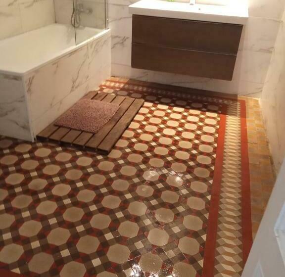 Общежитие Efate Rooms