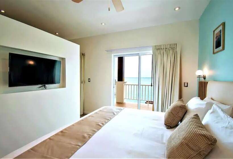 فندق Bartolome Oceanfront Suites