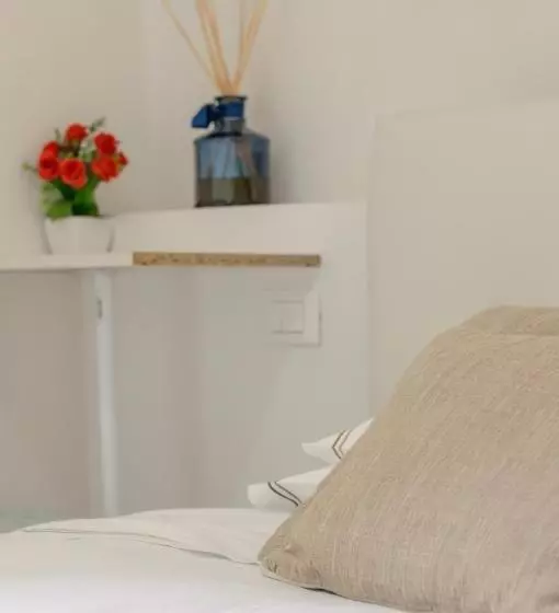 تختخواب و صبحانه Homelink Firenze   Charlotte