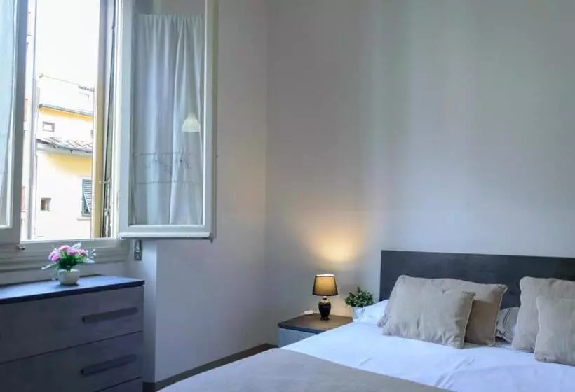 تختخواب و صبحانه Homelink Firenze   Charlotte