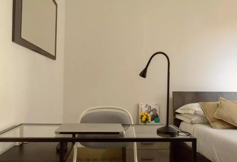 تختخواب و صبحانه Homelink Firenze   Charlotte