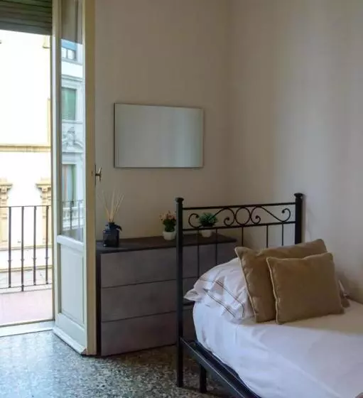 تختخواب و صبحانه Homelink Firenze   Charlotte