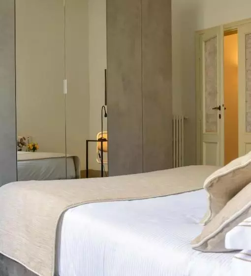 تختخواب و صبحانه Homelink Firenze   Charlotte
