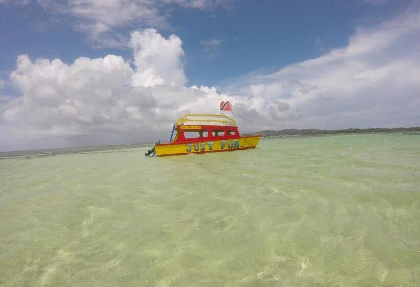 پانسیون Fish Tobago Guesthouse Or Joy And Brandon Guesthouse