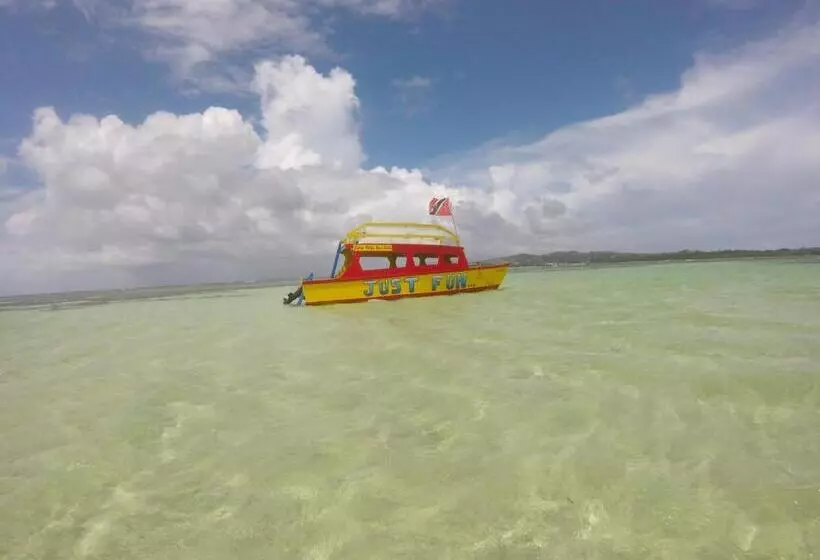 پانسیون Fish Tobago Guesthouse Or Joy And Brandon Guesthouse