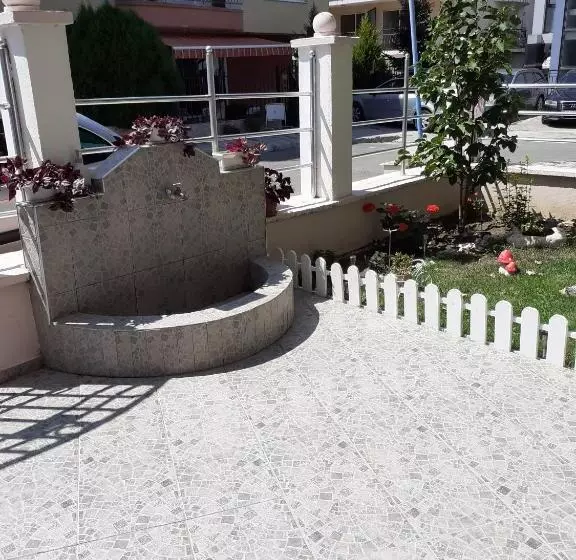 Majatalo Guest House Kostovi