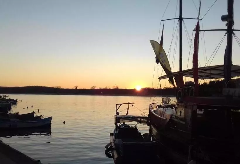 Majatalo Guest House Kostovi