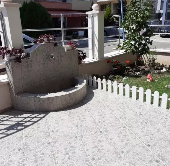 Majatalo Guest House Kostovi