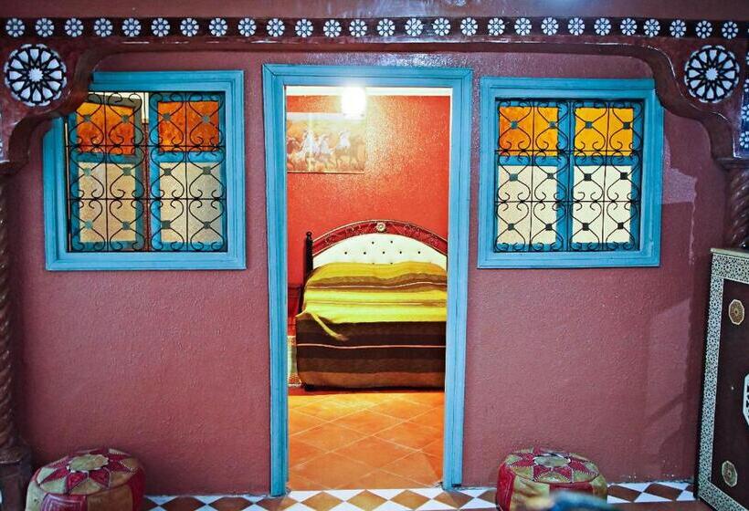 Pension Naima House / دار نعيمة