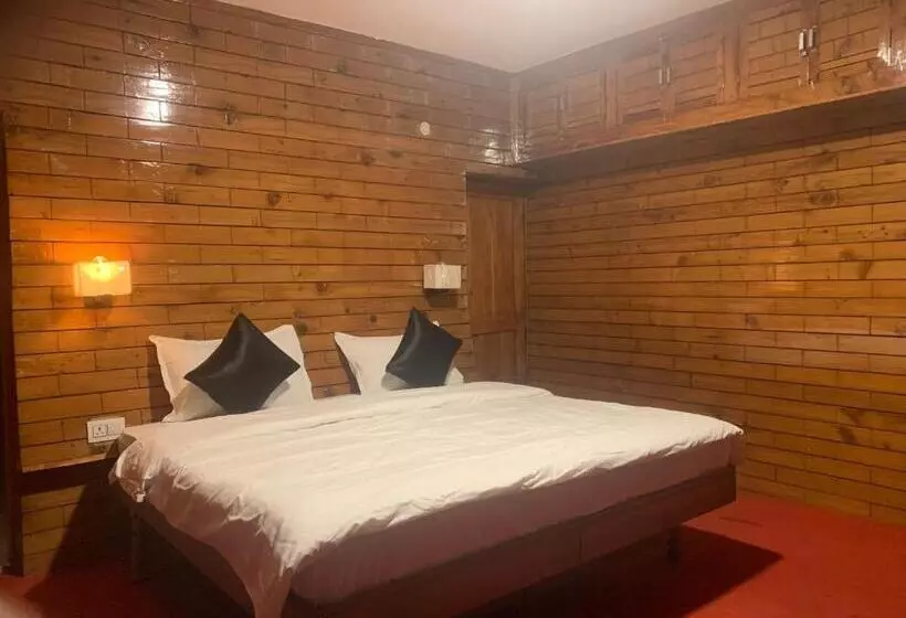 Roamate Hostel, Old Manali