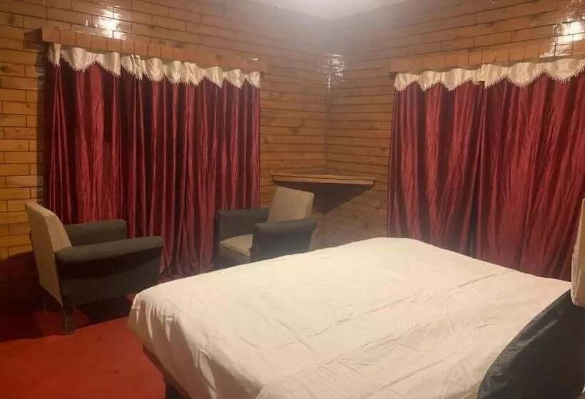 Roamate Hostel, Old Manali