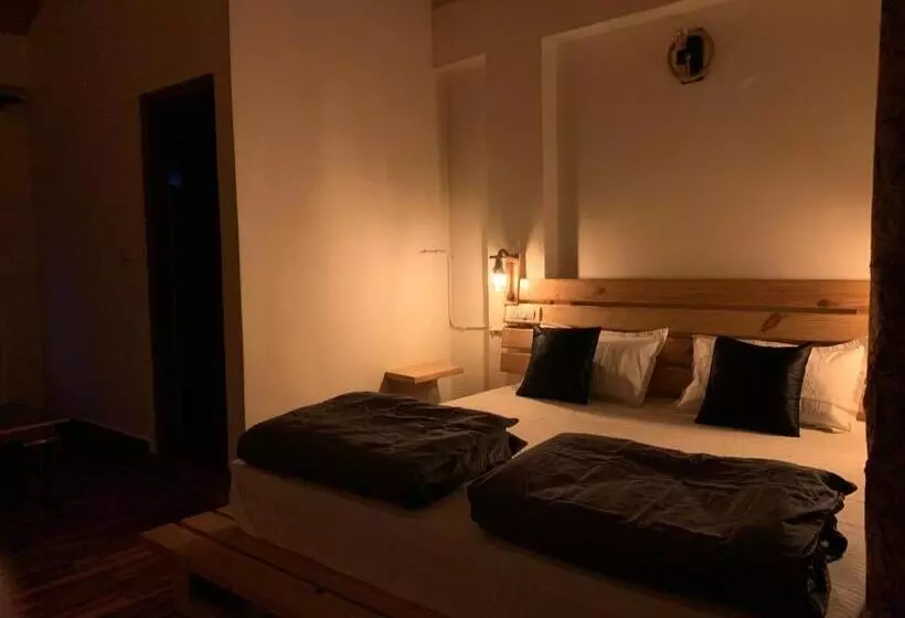 Roamate Hostel, Old Manali