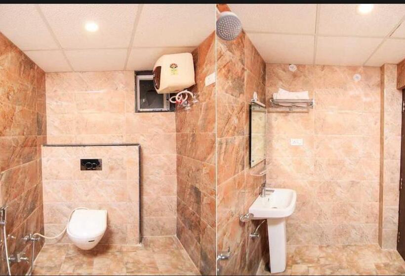 Collection O Hotel Pal Avadh