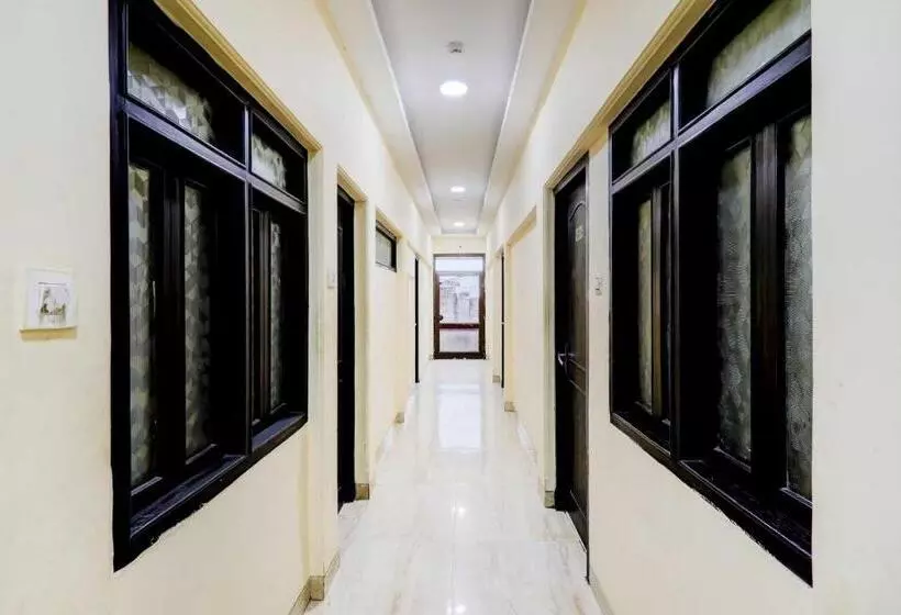 Collection O Hotel Pal Avadh