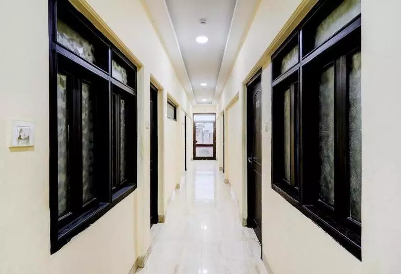 Collection O Hotel Pal Avadh