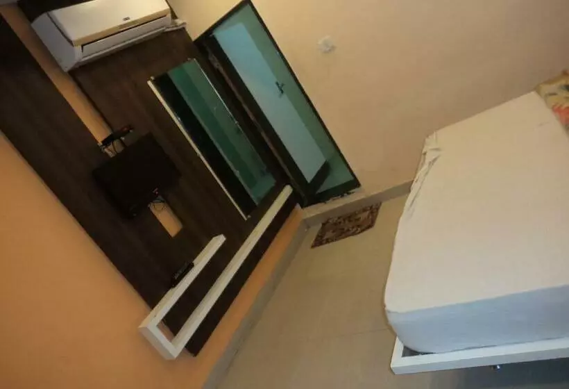 ホテル Exotic Stay Near Shivaji Marg