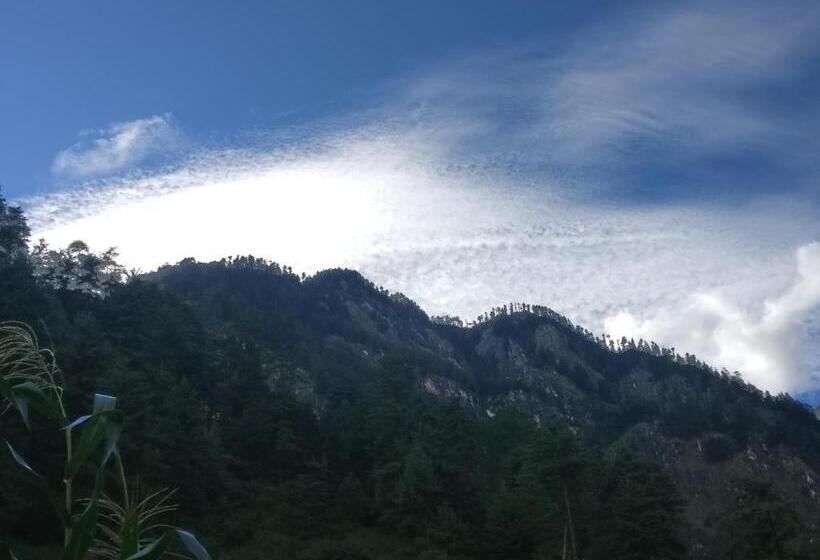 בית מלון כפרי Flipsyde Retreat