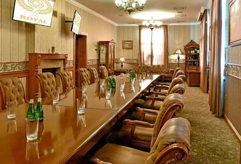ホテル Royal
