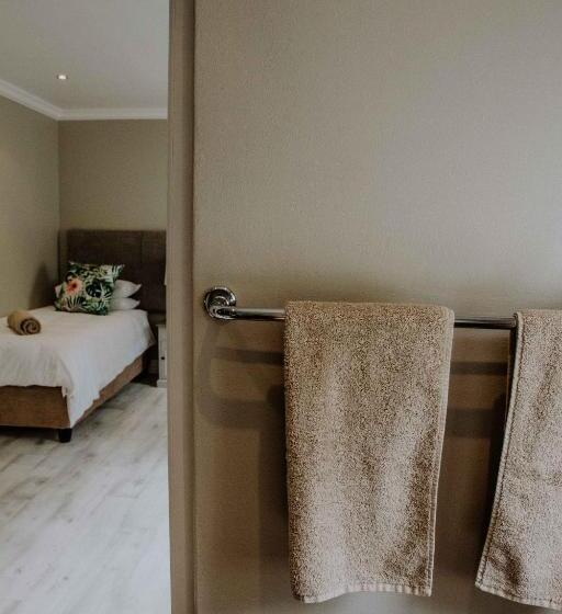 Пансион Franschhoek Village House