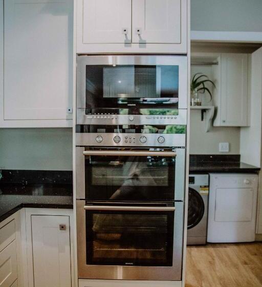 Пансион Franschhoek Village House