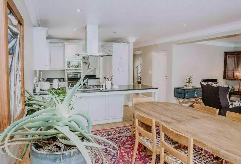 Majatalo Franschhoek Village House