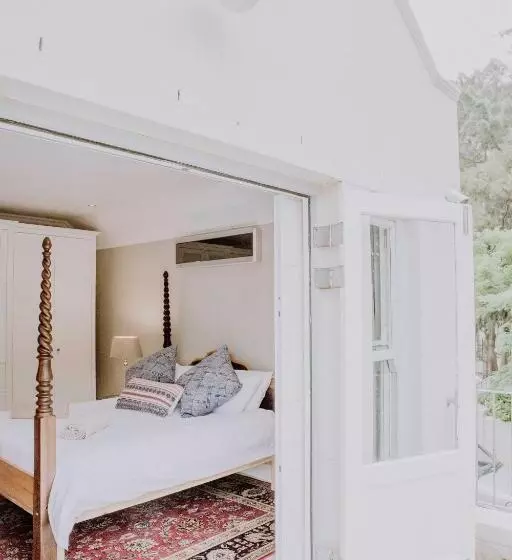 Majatalo Franschhoek Village House
