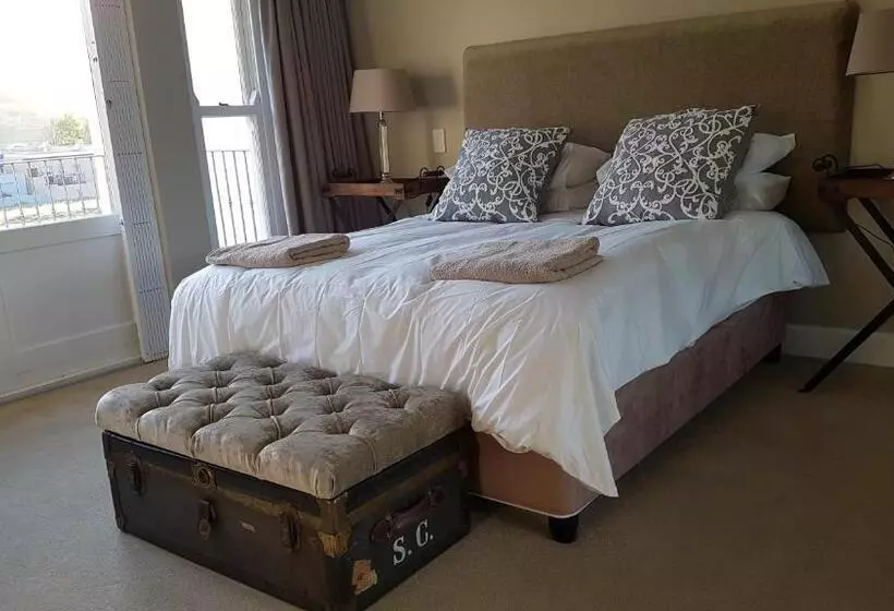 Majatalo Franschhoek Village House