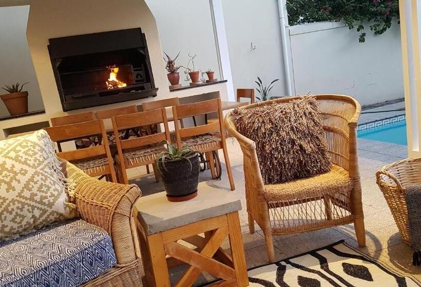 Пансион Franschhoek Village House