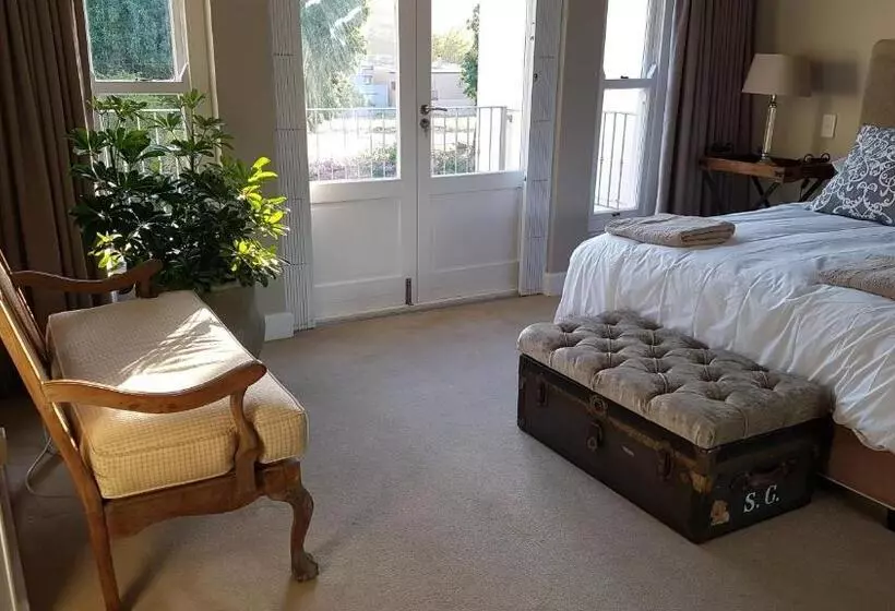 Majatalo Franschhoek Village House