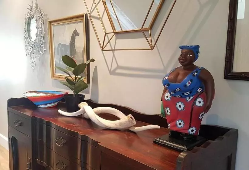 Majatalo Franschhoek Village House