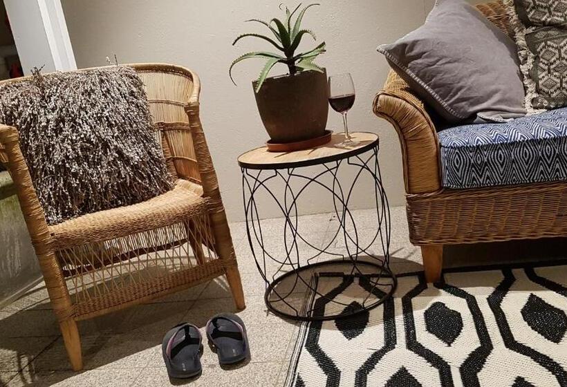 Пансион Franschhoek Village House