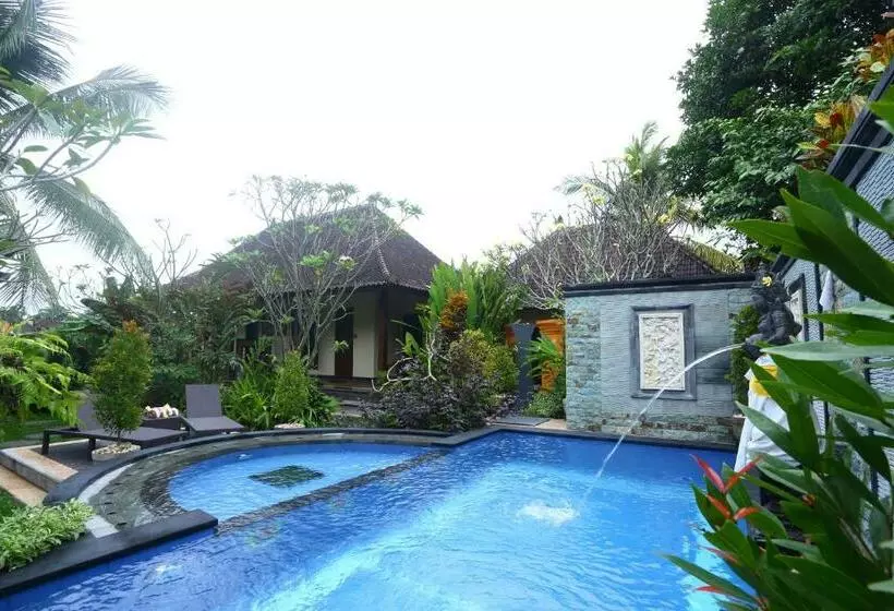 ペンション Loka Sari Guest House And Spa