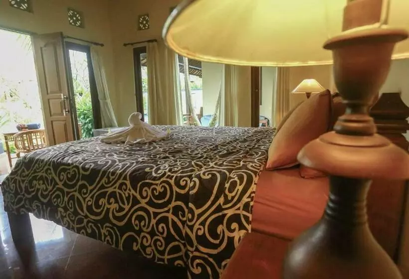 ペンション Loka Sari Guest House And Spa