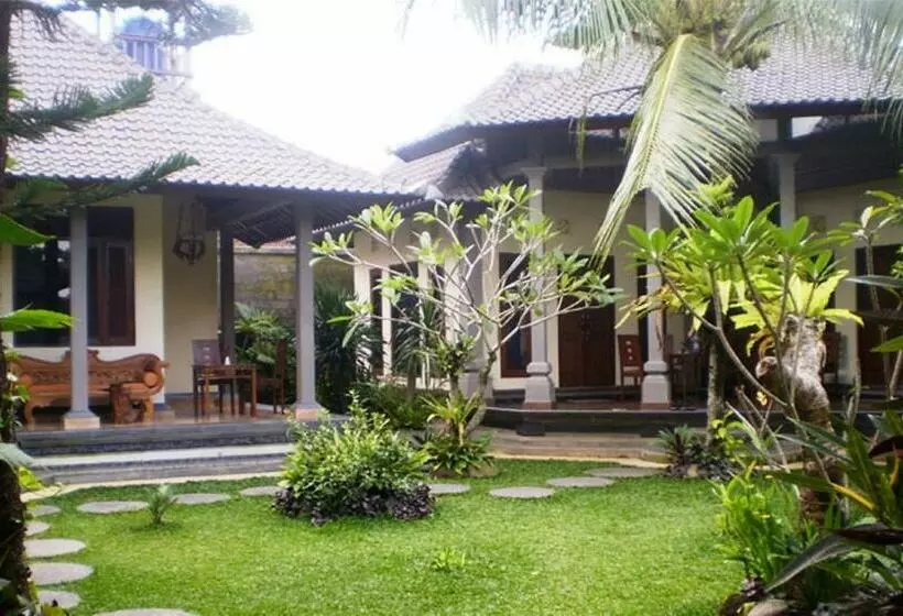 ペンション Loka Sari Guest House And Spa