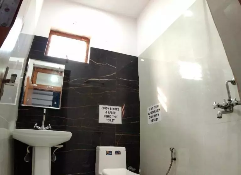 Taj Street Hostel