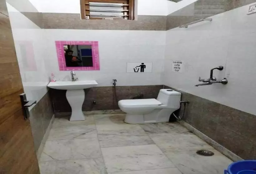 Taj Street Hostel