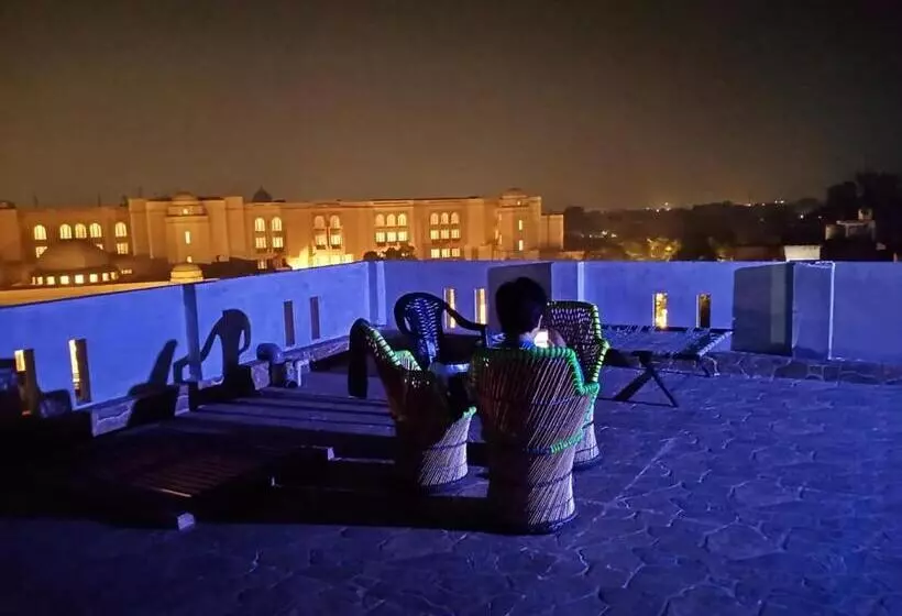 Taj Street Hostel