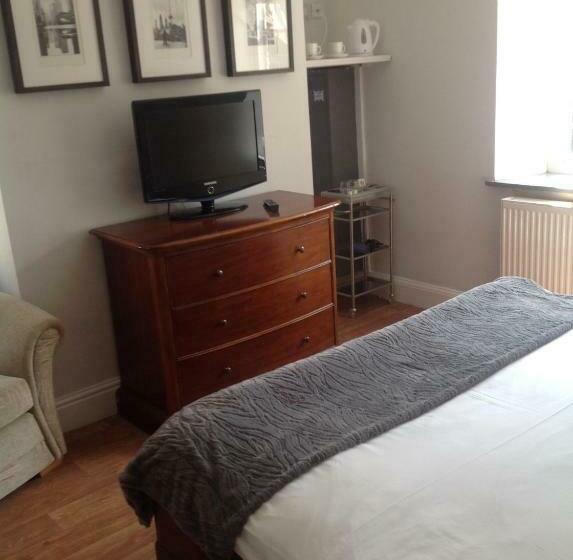 הוסטל Horse & Hound Inn