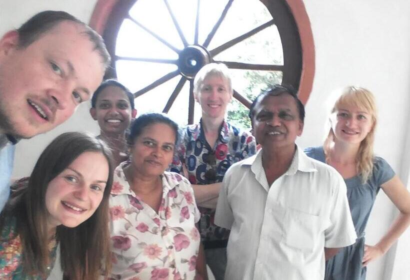 فندق صغير Shrine Inn