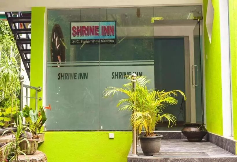 Auberge Shrine Inn