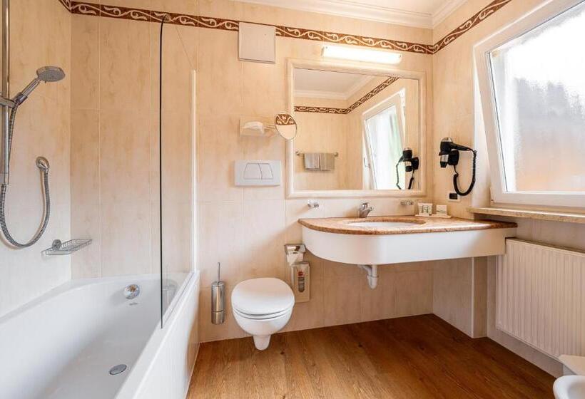 هتل Garni La Bercia