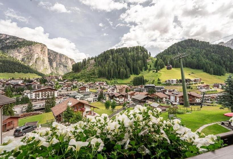 هتل Garni La Bercia