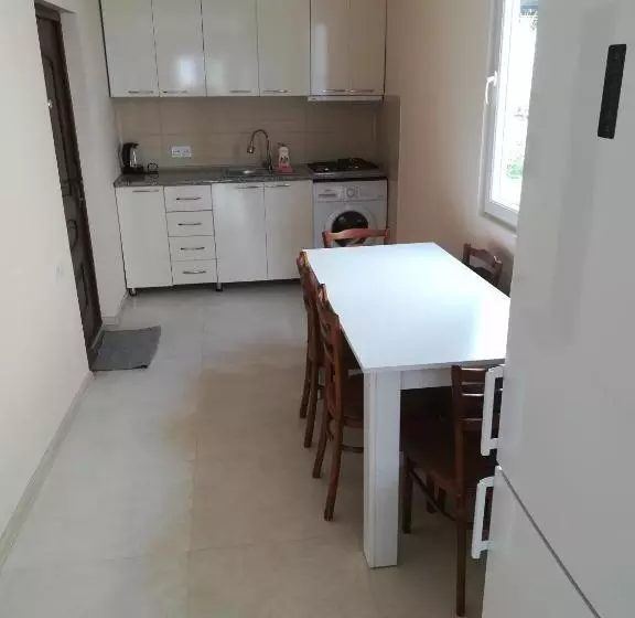 پانسیون West House