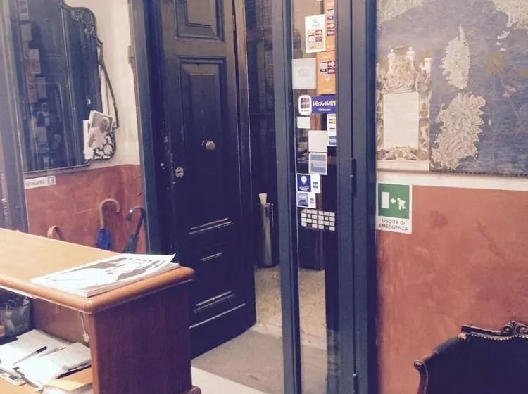 تختخواب و صبحانه Domus Roma