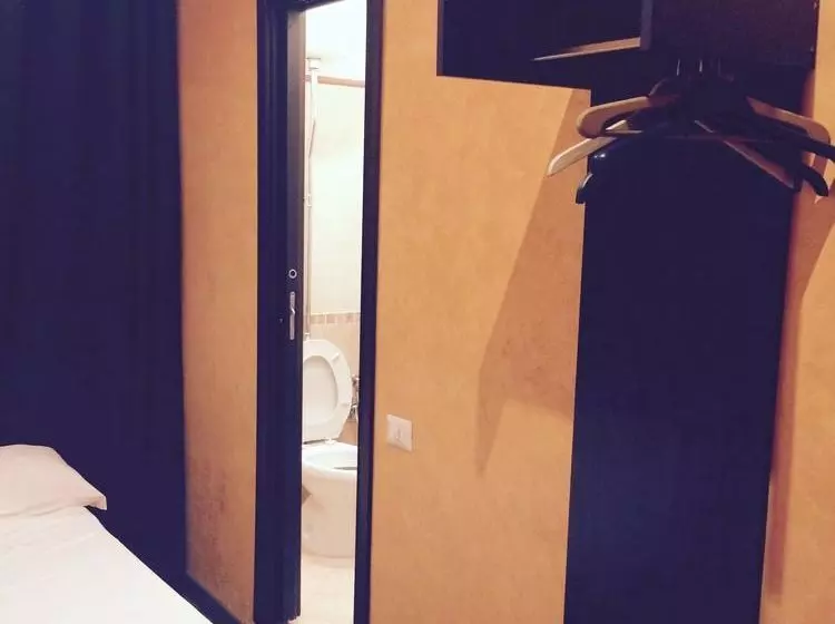 تختخواب و صبحانه Domus Roma