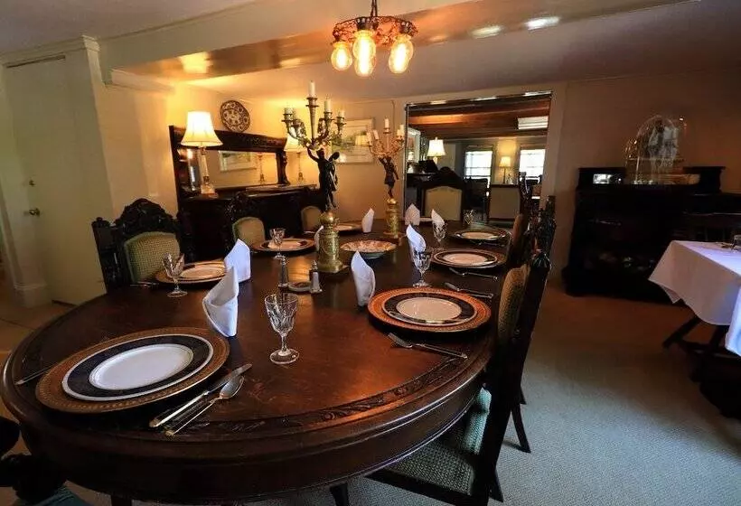 住宿加早餐 Follansbee Inn