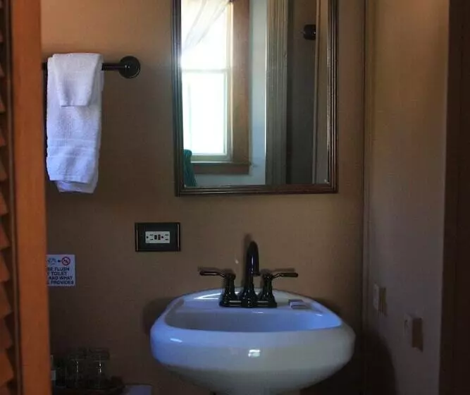 住宿加早餐 Follansbee Inn