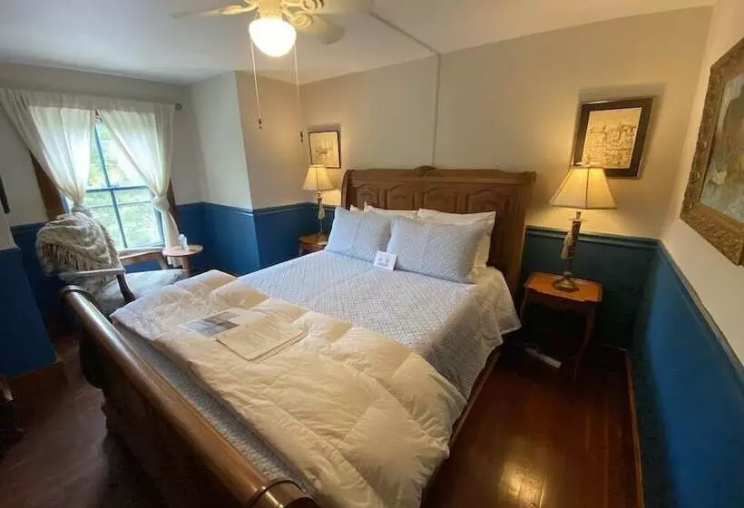 住宿加早餐 Follansbee Inn