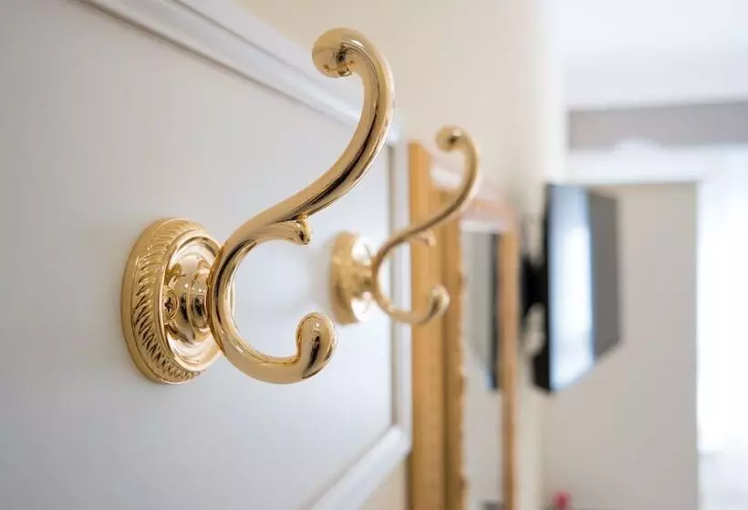 Bed and Breakfast Guest House Train Station Venice Atika & Atif