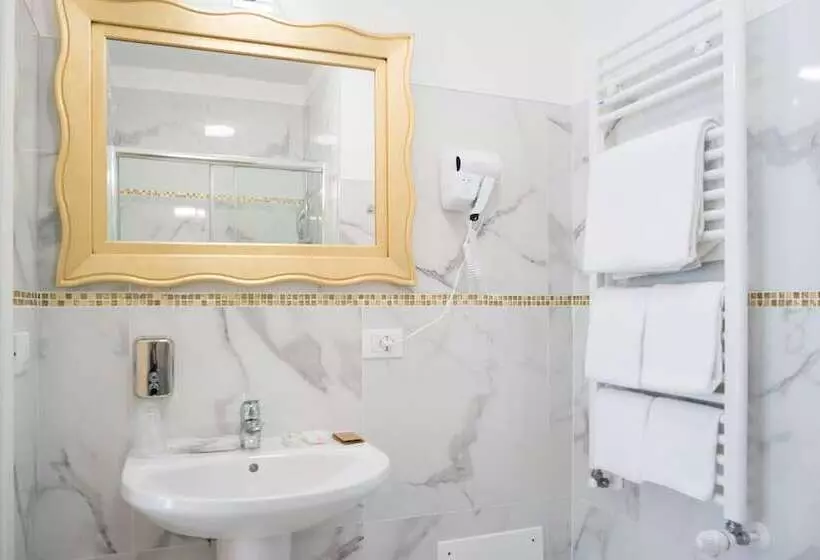 Bed and Breakfast Guest House Train Station Venice Atika & Atif